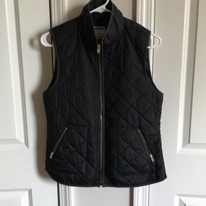 Black puffer vest